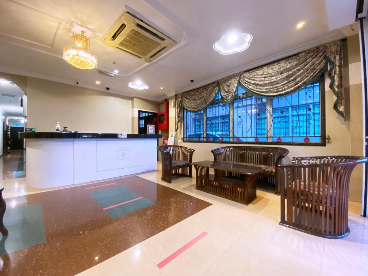 Mr Hotel Nusa Bestari Skudai Exterior photo