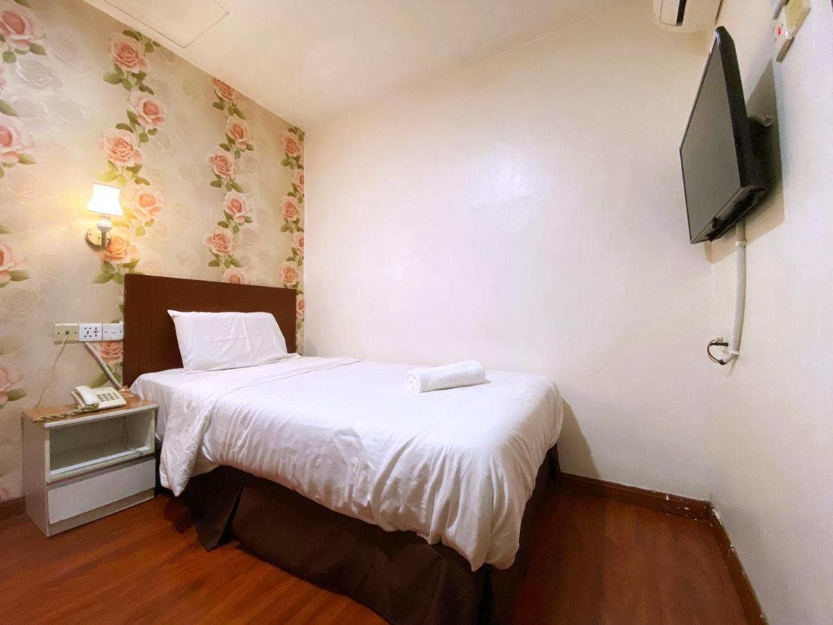 Mr Hotel Nusa Bestari Skudai Exterior photo