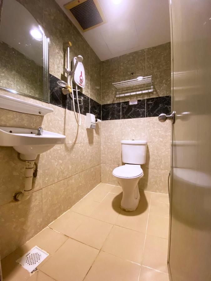 Mr Hotel Nusa Bestari Skudai Exterior photo